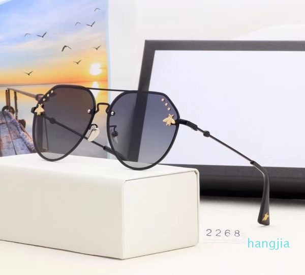2021 summer ladies luxury designer sunglasses womens oversized sun glasses frames attitude case vintage with box, White;black
2021 summer ladies luxury designer sunglasses womens oversized sun glasses frames attitude case vintage with box, White;black