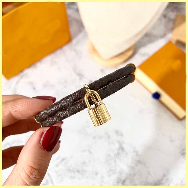 mens womens designer bracelet with box lock pendent genuine leather flowers l bracelets for women wedding jewelry armband love 21091801r, Black
mens womens designer bracelet with box lock pendent genuine leather flowers l bracelets for women wedding jewelry armband love 21091801r, Black