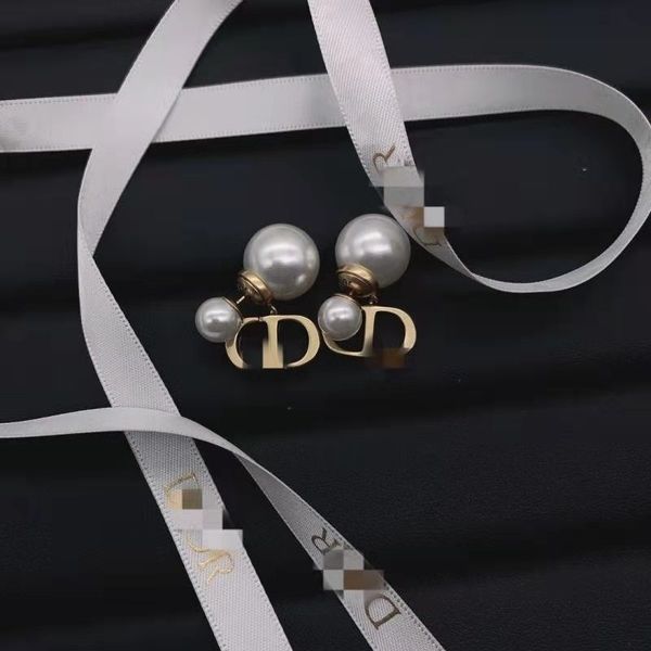 75%off outlet onlinekorean version fashion earrings trend simple size pearl s925 silver needle earrings for women
75%off outlet onlinekorean version fashion earrings trend simple size pearl s925 silver needle earrings for women
