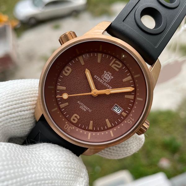 wristwatches steeldive sd1949s cusn8 bronze man dive watch retro copper fire pattern surface japan nh35 automatic movement men's wristw, Slivery;brown
wristwatches steeldive sd1949s cusn8 bronze man dive watch retro copper fire pattern surface japan nh35 automatic movement men's wristw, Slivery;brown