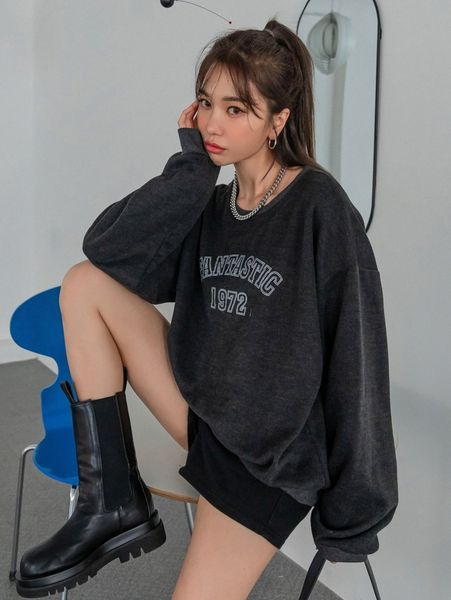 dazy letter graphic drop shoulder sweatshirt n1hw#, White;black
dazy letter graphic drop shoulder sweatshirt n1hw#, White;black