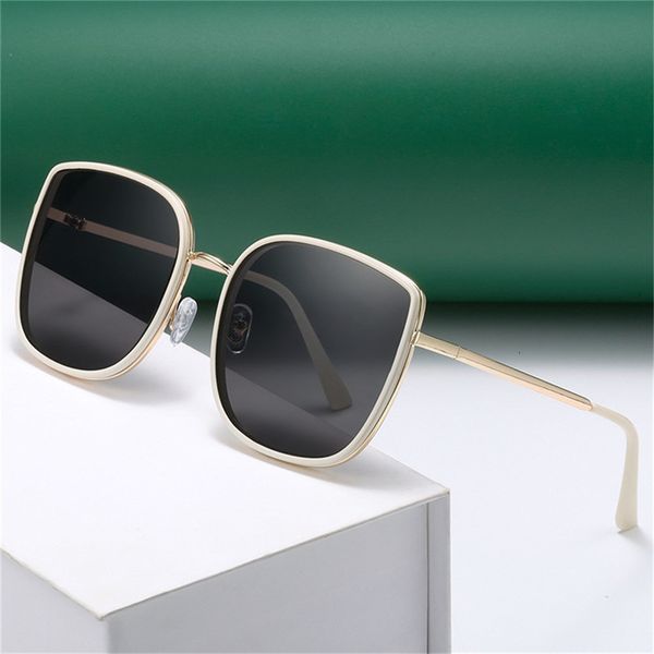 sunglasses seemfly classic metal big frame female vintage sun glasses driving travel eyewear goggle spectacle uv400 shades, White;black
sunglasses seemfly classic metal big frame female vintage sun glasses driving travel eyewear goggle spectacle uv400 shades, White;black