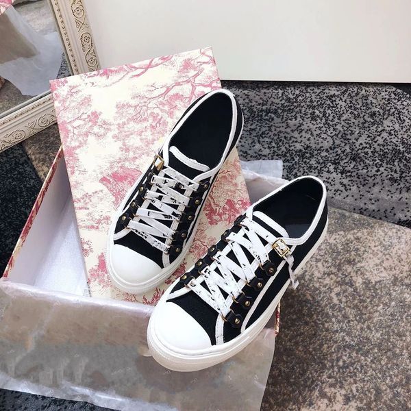 the fashion luxurys design sneaker women neoprene ribbon d connect grosgrain shoes size 35-40 mjk0001, Red;white
the fashion luxurys design sneaker women neoprene ribbon d connect grosgrain shoes size 35-40 mjk0001, Red;white