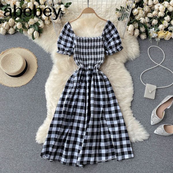 women korean plaid dress summer sweet puff sleeve square collar a-line elastic ruched bohemian print midi 210512, Black;gray
women korean plaid dress summer sweet puff sleeve square collar a-line elastic ruched bohemian print midi 210512, Black;gray