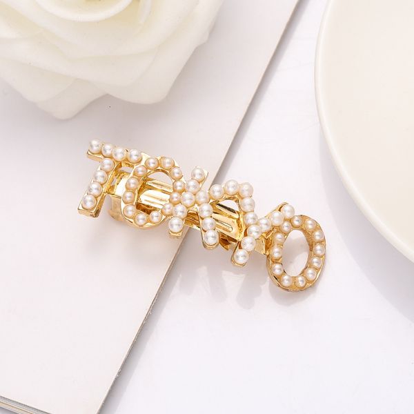 a1707 pearl hairpin fashion city letter hair accessories exquisite hair accessories, Golden;silver
a1707 pearl hairpin fashion city letter hair accessories exquisite hair accessories, Golden;silver