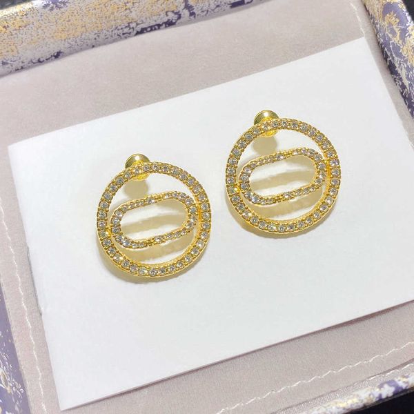fashion hoop diamond round earrings aretes orecchini for women party wedding lovers gift jewelry engagement with box hb1211, Golden;silver
fashion hoop diamond round earrings aretes orecchini for women party wedding lovers gift jewelry engagement with box hb1211, Golden;silver