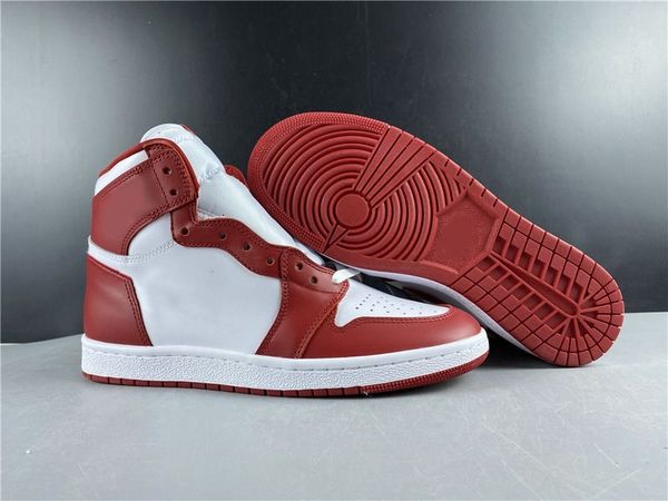 new exclusive 1 high 85 chicago new beginnings basketball designer shoes varsity red white black fashion sport sneakers ship with box
new exclusive 1 high 85 chicago new beginnings basketball designer shoes varsity red white black fashion sport sneakers ship with box