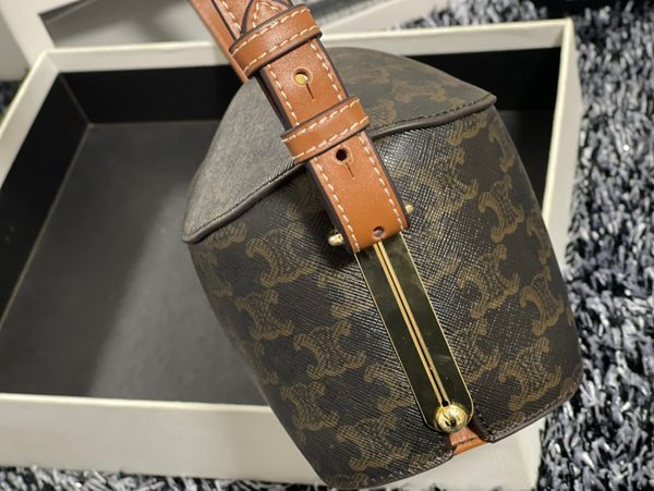70% s bag female early autumn new arc de small lunch portable underarm makeup middle ancient box bag
70% s bag female early autumn new arc de small lunch portable underarm makeup middle ancient box bag