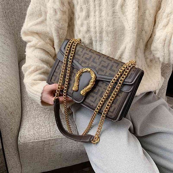 2022 factory wholesale handbag printed dionysian chain single shoulder bag women's versatile small square bag
2022 factory wholesale handbag printed dionysian chain single shoulder bag women's versatile small square bag