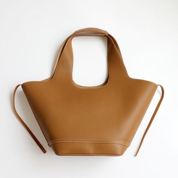 evening bags 2021 cowhide one-shoulder portable leather vegetable basket bag japanese minimalist fashion tote shopping female
evening bags 2021 cowhide one-shoulder portable leather vegetable basket bag japanese minimalist fashion tote shopping female