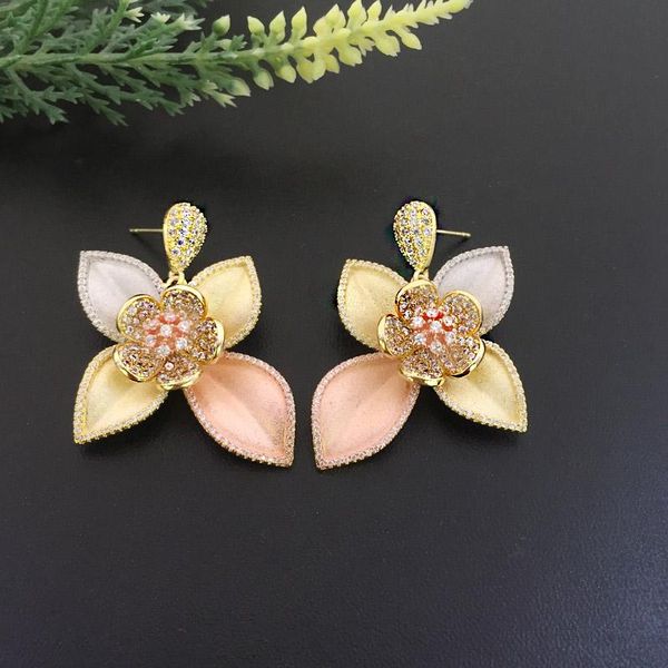 stud lanyika jewelry fashion elegant azalea sandblasting full micro inlay plated banquet gift, Golden;silver
stud lanyika jewelry fashion elegant azalea sandblasting full micro inlay plated banquet gift, Golden;silver