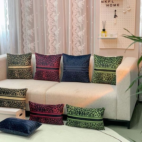 2021 designers luxurys throw pillow fashion cotton plush embroidery home furnishing cushion mens womens casual household items
2021 designers luxurys throw pillow fashion cotton plush embroidery home furnishing cushion mens womens casual household items