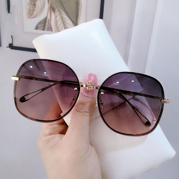 sunglasses oloey large round women elegant luxury female eyewear fashion trendy metal glasses men's camping hiking uv400 oculos, White;black
sunglasses oloey large round women elegant luxury female eyewear fashion trendy metal glasses men's camping hiking uv400 oculos, White;black