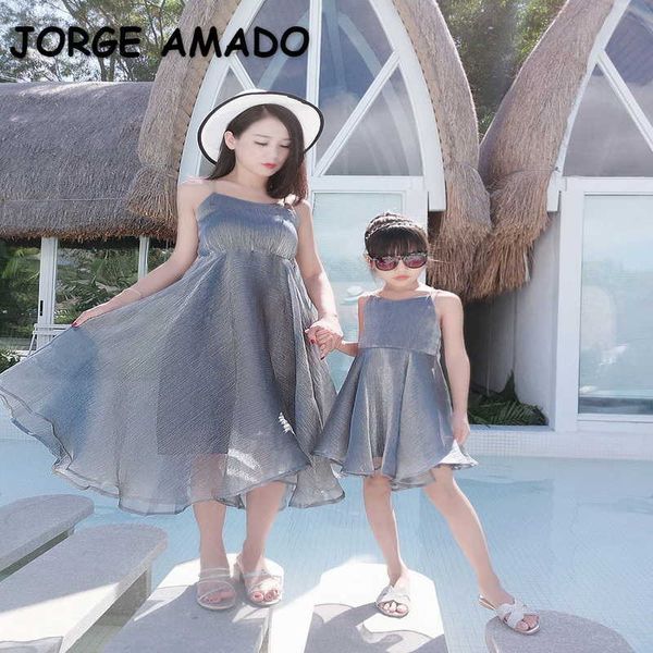 summer mother daughter bress suspender backless beach parent-child holiday dress e1816 210610, Blue
summer mother daughter bress suspender backless beach parent-child holiday dress e1816 210610, Blue