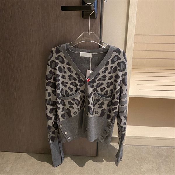 warehouse clothing early autumn new leopard jacquard knitted cardigan women's v-neck single breasted casual loose long sleeve outside s, White;black
warehouse clothing early autumn new leopard jacquard knitted cardigan women's v-neck single breasted casual loose long sleeve outside s, White;black