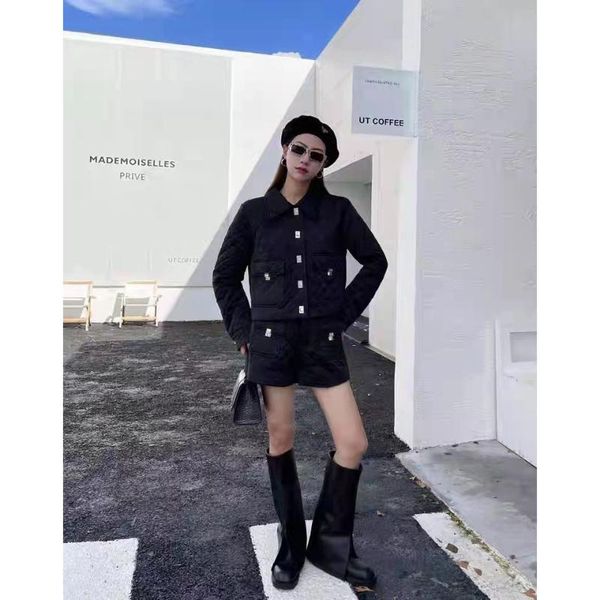 women's tracksuits 21 years of winter style lapel diamond plaid chinese quilted ladies jacket niche fashionable slim shorts suit, Gray
women's tracksuits 21 years of winter style lapel diamond plaid chinese quilted ladies jacket niche fashionable slim shorts suit, Gray