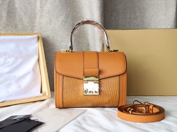 m fashion women handbag designer bag letter printing style suede trunk tide lady straddle one shoulder evening dinner bags
m fashion women handbag designer bag letter printing style suede trunk tide lady straddle one shoulder evening dinner bags