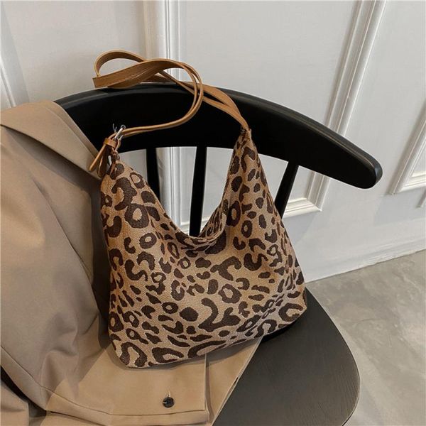 evening bags female retro leopard fashion pattern shoulder bag straddle casual large underarm handbag
evening bags female retro leopard fashion pattern shoulder bag straddle casual large underarm handbag