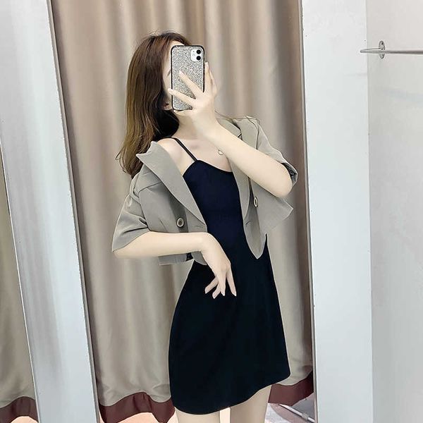 hepburn style black suspender dr's summer light mature temperament show thin suit small coat two piece set fashion, Black;gray
hepburn style black suspender dr's summer light mature temperament show thin suit small coat two piece set fashion, Black;gray