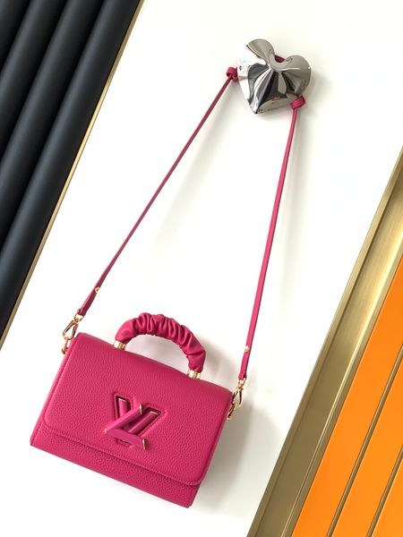 2021orignal genuine leather designer messenger bag lady satchel shoulder bag handbag for women presbyopic mini package shoulder bag for wome
2021orignal genuine leather designer messenger bag lady satchel shoulder bag handbag for women presbyopic mini package shoulder bag for wome