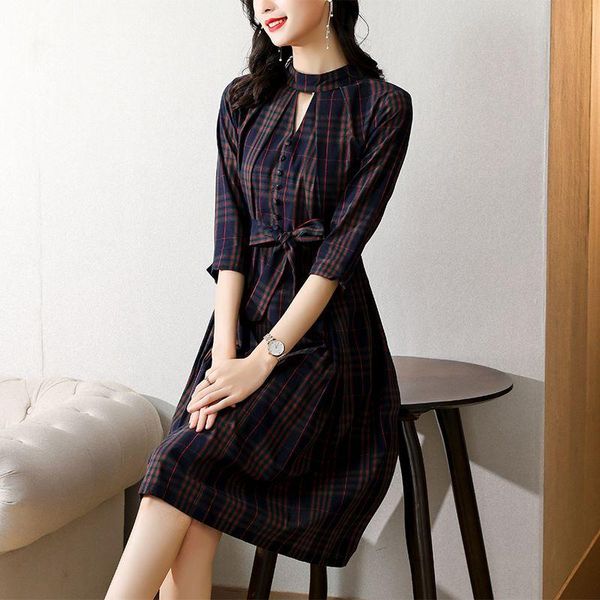 casual dresses 2021 korean style cotton plaid dress women vintage knee length a-line clothes ladies fashion, Black;gray
casual dresses 2021 korean style cotton plaid dress women vintage knee length a-line clothes ladies fashion, Black;gray
