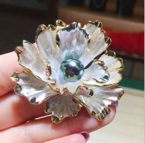 brooch fashion atmosphere simple sense peony bieya female mother's day gift, Gray
brooch fashion atmosphere simple sense peony bieya female mother's day gift, Gray