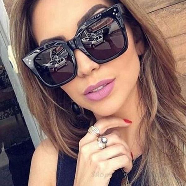 sunglasses 2021 lady flat eyewear lunette femme women rivet sun glasse uv400 e514, White;black
sunglasses 2021 lady flat eyewear lunette femme women rivet sun glasse uv400 e514, White;black