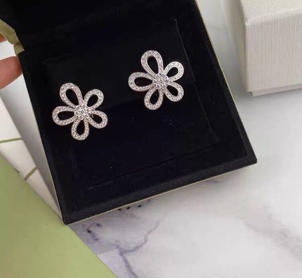 charms earrings fanjia sunflower 925 sterling silver plated 18k gold inlaid diamond large flower fashion camellia, Golden
charms earrings fanjia sunflower 925 sterling silver plated 18k gold inlaid diamond large flower fashion camellia, Golden