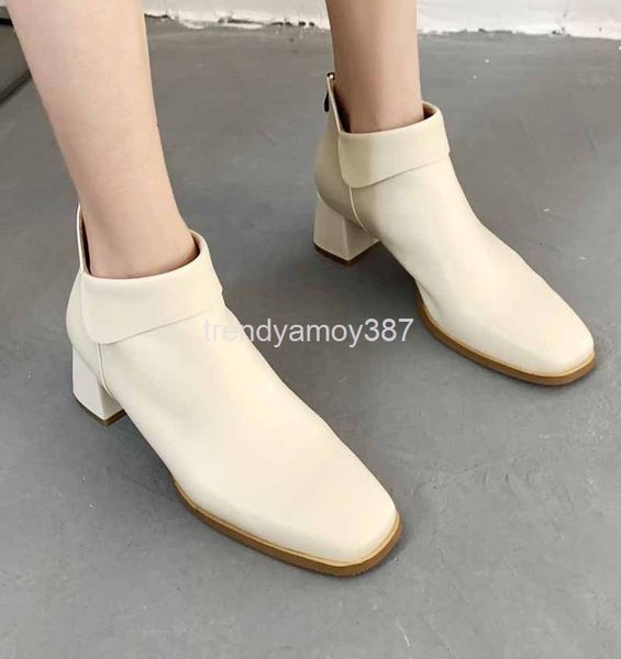 boots fashion boots women's autumn korean version versatile short tube temperament thick heel square head fashion ins net red, Black
boots fashion boots women's autumn korean version versatile short tube temperament thick heel square head fashion ins net red, Black