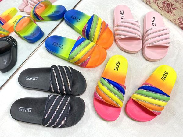 slippers 2021 women summer outdoor rhinestone beach flip flops crystal bling female sildes candy sandals flats wholesale, Black
slippers 2021 women summer outdoor rhinestone beach flip flops crystal bling female sildes candy sandals flats wholesale, Black