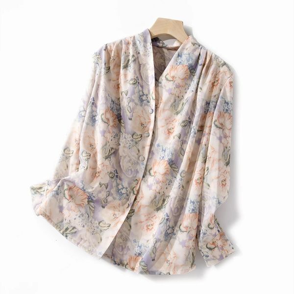 suit women shirt v-neck long sleeve floral print elegant single-breasted lady blouse, White;black
suit women shirt v-neck long sleeve floral print elegant single-breasted lady blouse, White;black