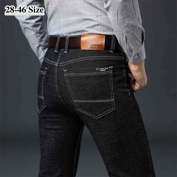 autumn new men's jeans plus size 42 44 46 classic straight business casual denim pants fashion black trousers male brand 210331, Blue
autumn new men's jeans plus size 42 44 46 classic straight business casual denim pants fashion black trousers male brand 210331, Blue