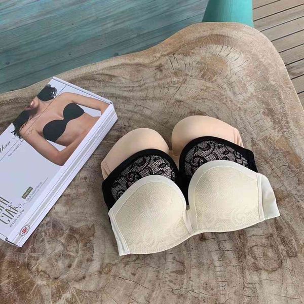 box miracle strapless underwear lace closed latex non slip gathered comfortable no steel ring wrapped bra, Red;black
box miracle strapless underwear lace closed latex non slip gathered comfortable no steel ring wrapped bra, Red;black