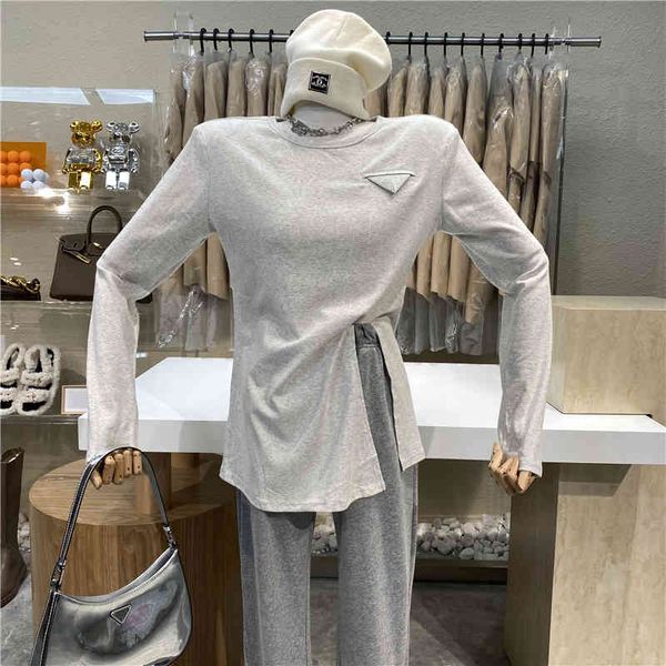 nicho original design 2021 shows thin slit side round collar inside match the sleeve bottom shirt, White
nicho original design 2021 shows thin slit side round collar inside match the sleeve bottom shirt, White
