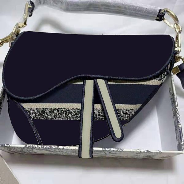 shoulder bags. 2021 fashion ladies retro metal pendant all-match messenger bag 
shoulder bags. 2021 fashion ladies retro metal pendant all-match messenger bag