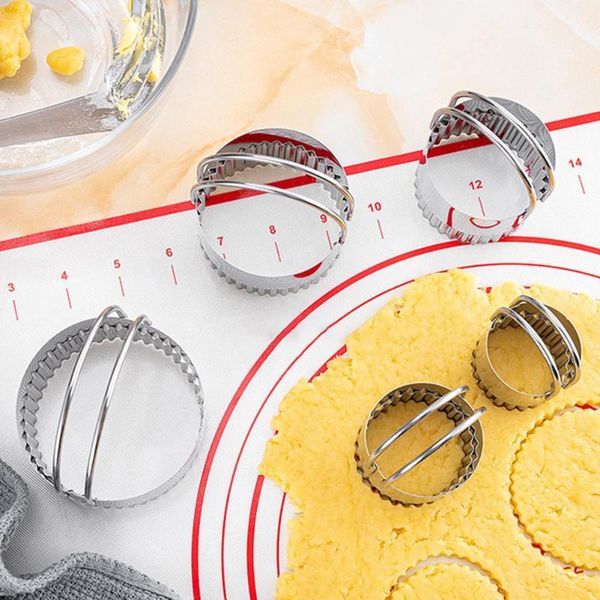 baking moulds 5pcs/set stainless steel round wavy edges biscuit cookie cutter cake mold gauze mousse
baking moulds 5pcs/set stainless steel round wavy edges biscuit cookie cutter cake mold gauze mousse