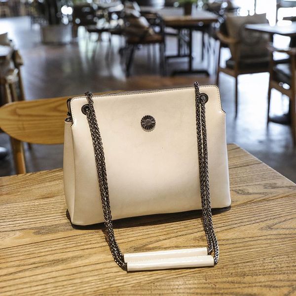evening bags genuine leather bag women casual shell cow woman's handbag girl ladies solid shoulder messenger female 2021 c1718
evening bags genuine leather bag women casual shell cow woman's handbag girl ladies solid shoulder messenger female 2021 c1718