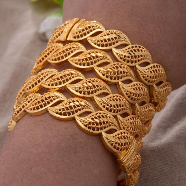 bangle 4pcs/lot big african dubai gold color bangles for women nigerian copper wedding jewelry bracelets&bangles accessories, Black
bangle 4pcs/lot big african dubai gold color bangles for women nigerian copper wedding jewelry bracelets&bangles accessories, Black