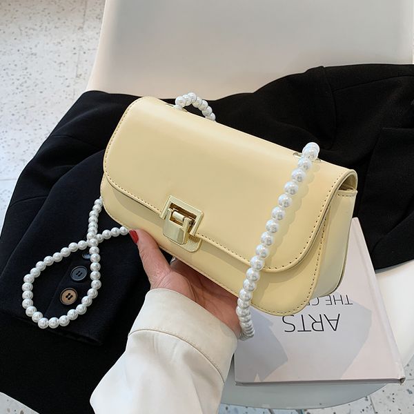 niche design 2021 new fashion pearl chain square bag armpit bag dual-use bag width 22cm
niche design 2021 new fashion pearl chain square bag armpit bag dual-use bag width 22cm