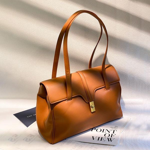 evening bags autumn and winter 2021 leather hand-held women's bag niche design fashion buckle temperament
evening bags autumn and winter 2021 leather hand-held women's bag niche design fashion buckle temperament