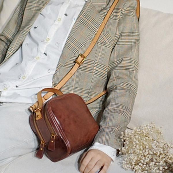 evening bags product leather cowhide female hand-held single shoulder diagonal can be salt and sweet japanese texture girl portable tofu
evening bags product leather cowhide female hand-held single shoulder diagonal can be salt and sweet japanese texture girl portable tofu
