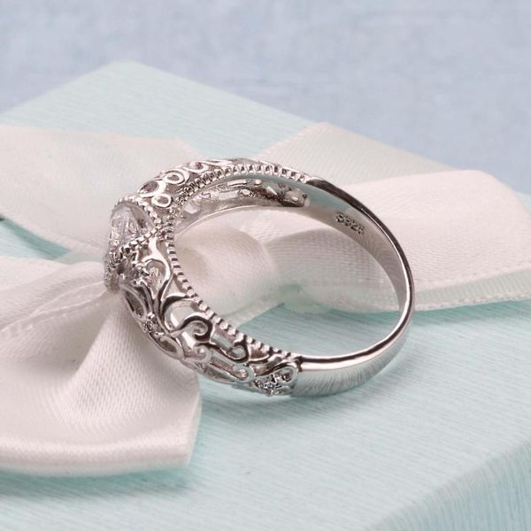 classical 925 anillos ring jewelry cubic zirconia forever wedding rings for women 14k gold color solitaire rhinestones lovers cluster, Golden;silver
classical 925 anillos ring jewelry cubic zirconia forever wedding rings for women 14k gold color solitaire rhinestones lovers cluster, Golden;silver