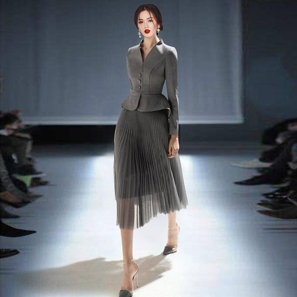 women's tracksuits autumn winter vintage ladies v necktemperament mesh patchwork two pieces set ol waist work skirt suit, Gray
women's tracksuits autumn winter vintage ladies v necktemperament mesh patchwork two pieces set ol waist work skirt suit, Gray
