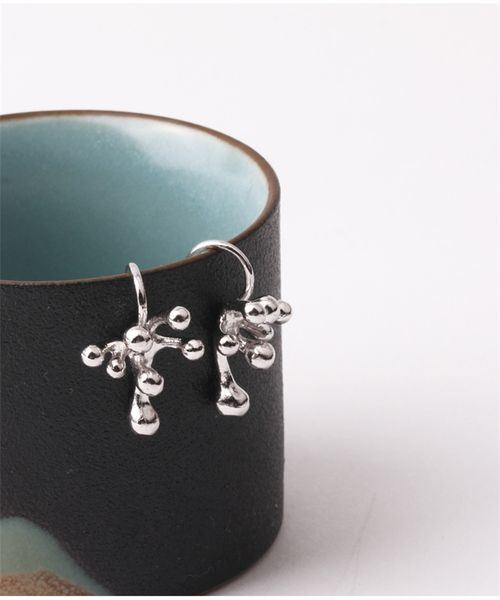 original 925 sterling silver flower stud earrings female simple abstract design handmade trend fashion all-match jewelry, Golden;silver
original 925 sterling silver flower stud earrings female simple abstract design handmade trend fashion all-match jewelry, Golden;silver