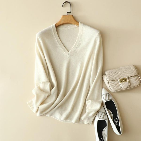 women's sweaters 2021 autumn and winter style v-neck cashmere sweater women 100 pure knit bottoming shirt high-end r, White;black
women's sweaters 2021 autumn and winter style v-neck cashmere sweater women 100 pure knit bottoming shirt high-end r, White;black