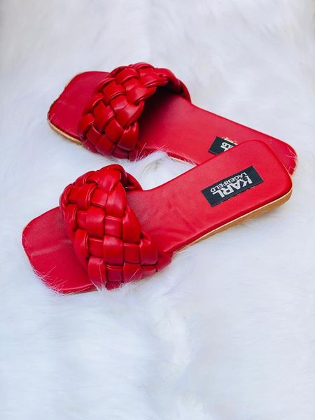 slippers women summer mesh lady flat square heel sandals 2021 fashion gladiator outdoor party slides elegant shoes super, Black
slippers women summer mesh lady flat square heel sandals 2021 fashion gladiator outdoor party slides elegant shoes super, Black
