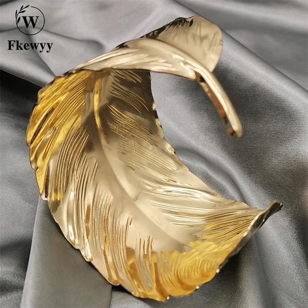 bangle fkewy luxury bracelets charm gothic accessories leaf gold plated jewellery designer cuff for women temperament, Black
bangle fkewy luxury bracelets charm gothic accessories leaf gold plated jewellery designer cuff for women temperament, Black