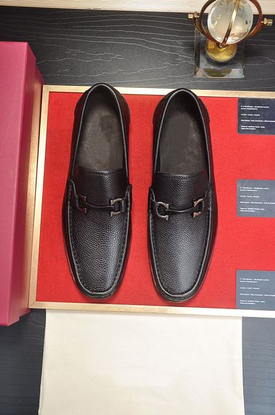 2021 classic business men's dress shoes fashion elegant formal wedding brand designer flats men slip on office oxford shoes size 38-44, Black
2021 classic business men's dress shoes fashion elegant formal wedding brand designer flats men slip on office oxford shoes size 38-44, Black