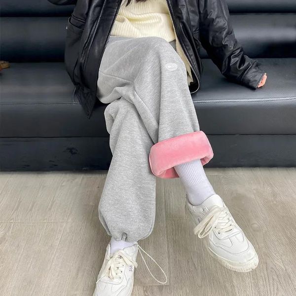 women's pants & capris plush sports streetwears women autumn winter 2021 loose straight tube high waist grey thickened leggings guard, Black;white
women's pants & capris plush sports streetwears women autumn winter 2021 loose straight tube high waist grey thickened leggings guard, Black;white