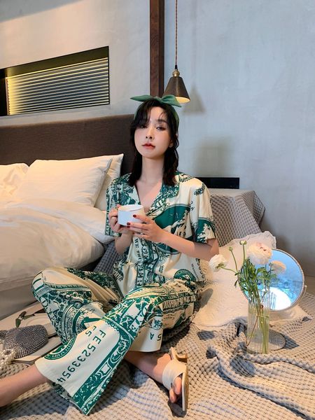 women's pajamas short sleeve pants silk pajamas loose luxury ice silk print homewear couple set @2022, White
women's pajamas short sleeve pants silk pajamas loose luxury ice silk print homewear couple set @2022, White